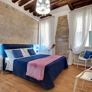 Charming Castello Apartments By Wonderful Italy Διαμέρισμα Βενετία