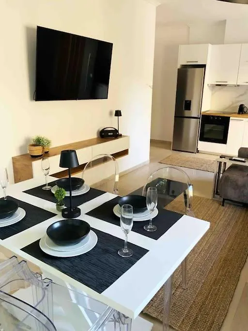 2 Bedroom Family Apartment With Free Parking Thessaloniki